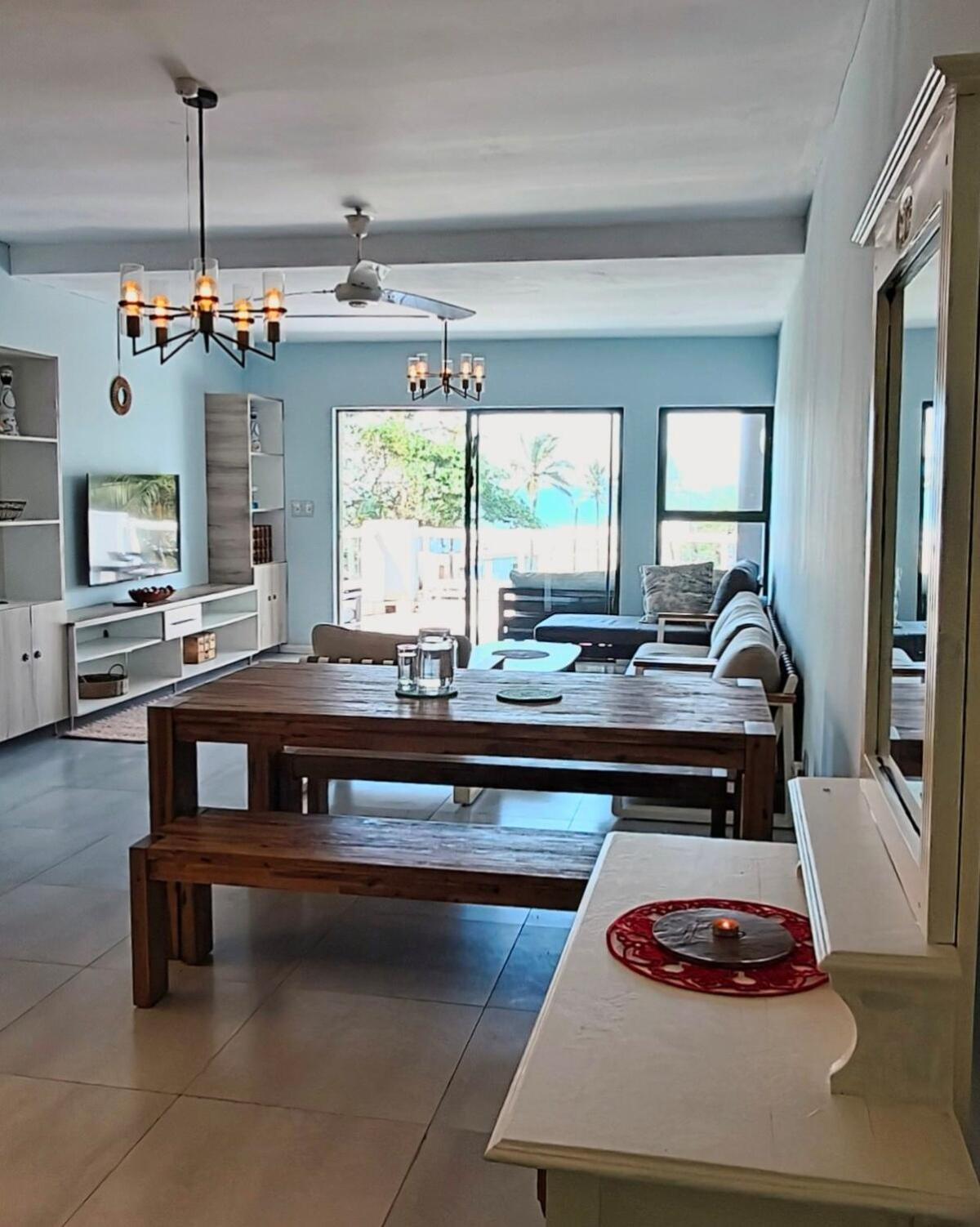 The Waves Beachfront - Gleneagles Apartamento *
